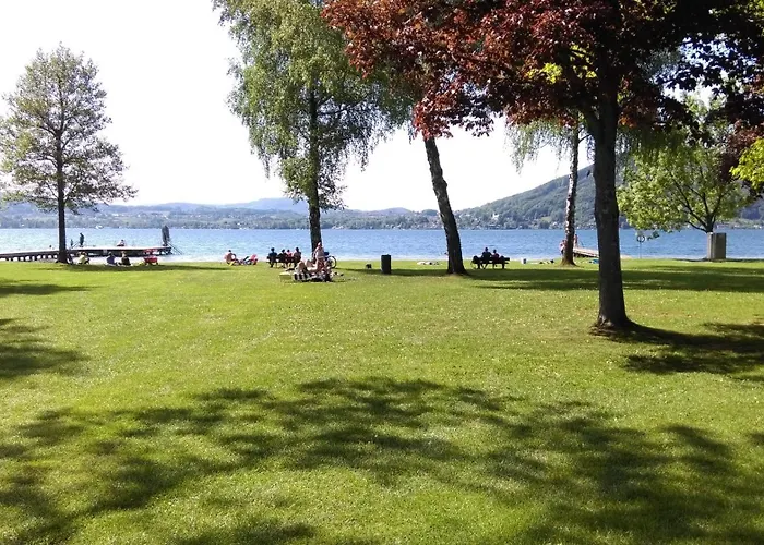 Rooming Green Mit Seeblick